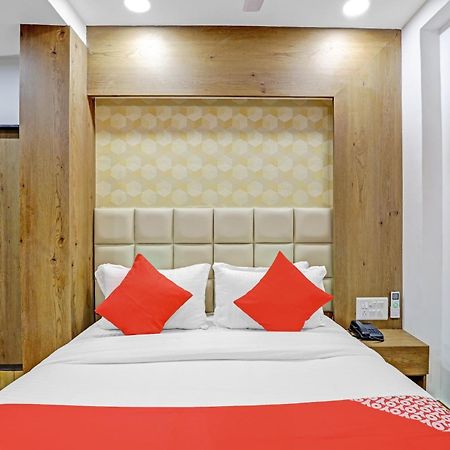 אחמדאבאד Hotel O R S Palace מראה חיצוני תמונה