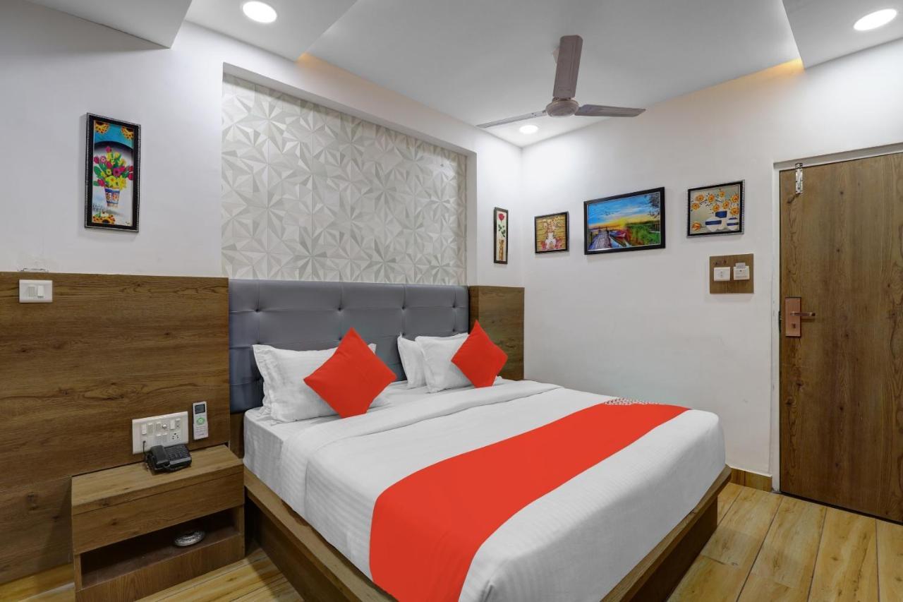 אחמדאבאד Hotel O R S Palace מראה חיצוני תמונה